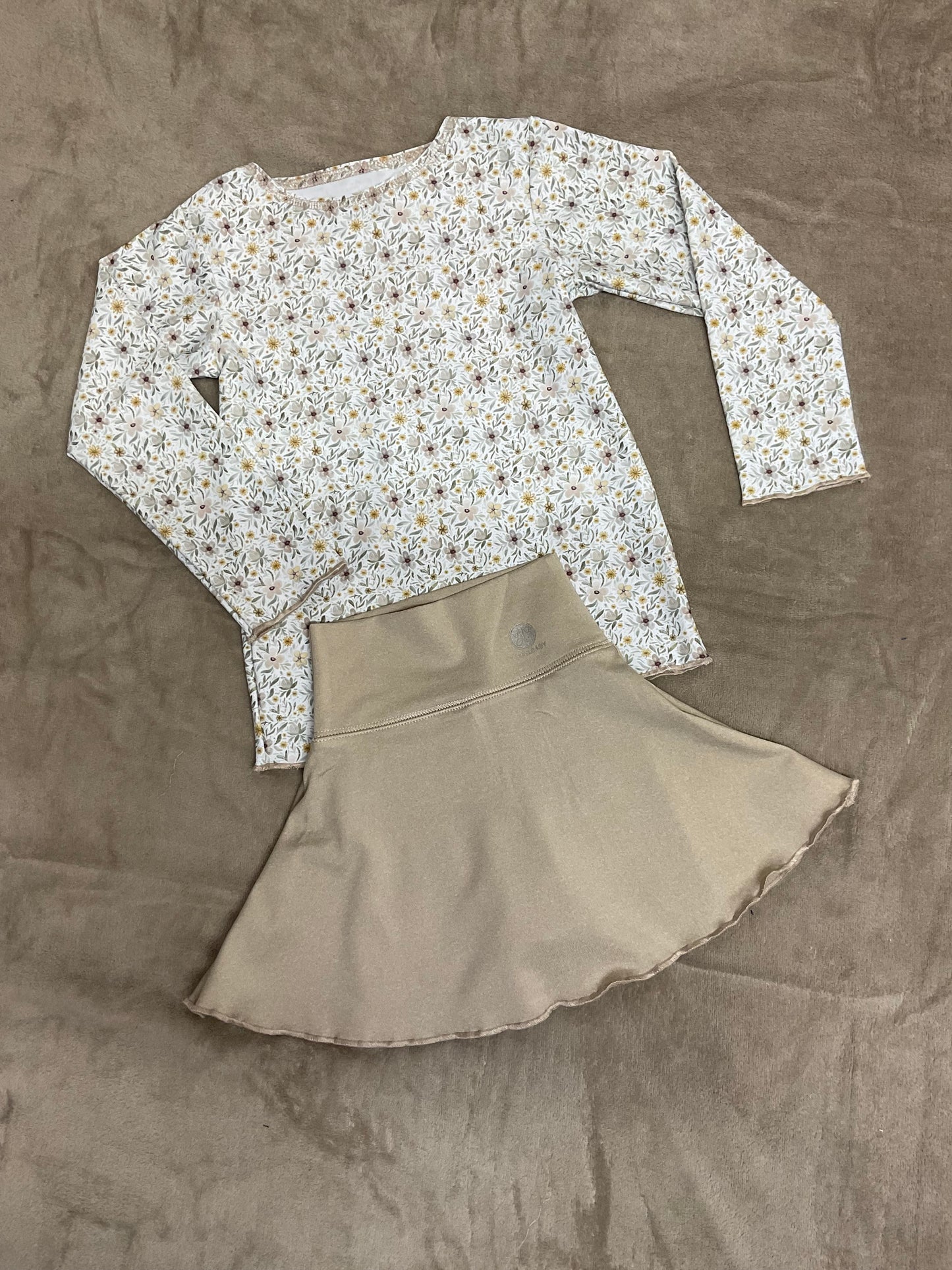 Almond Floral Lettuce Edge Sleeve Top