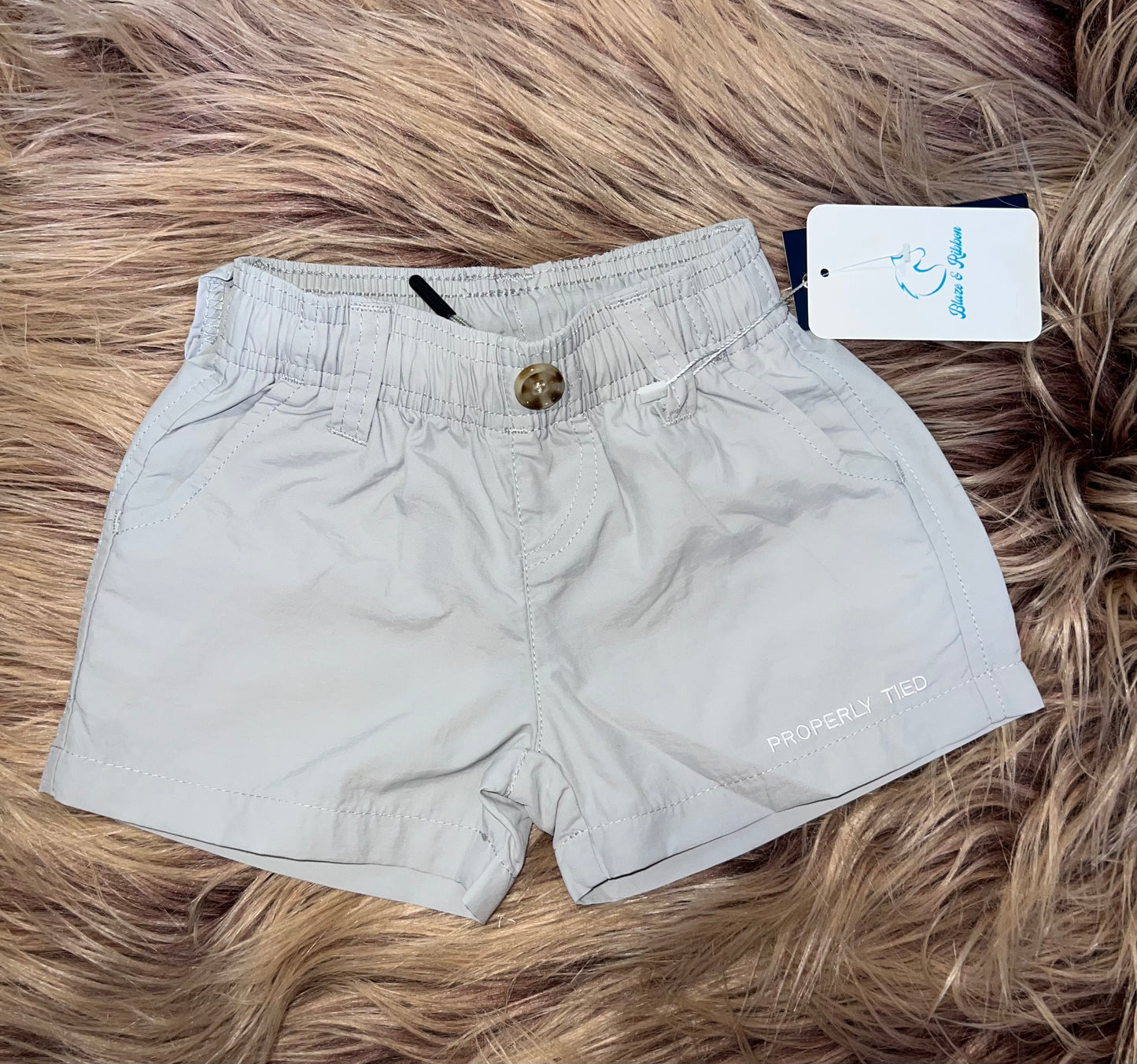 Mallard Short Light Grey