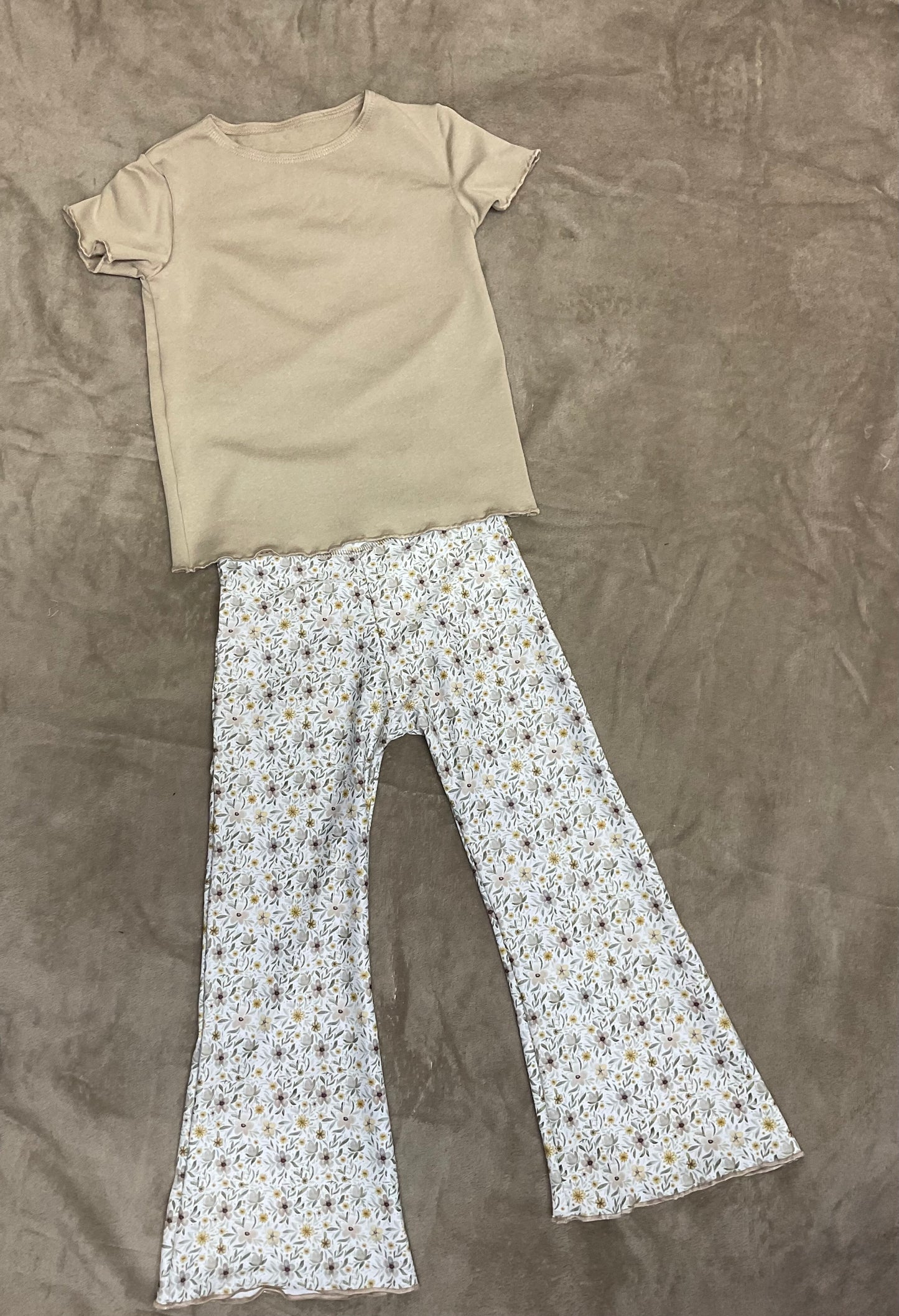 Almond Floral Flare Leggings